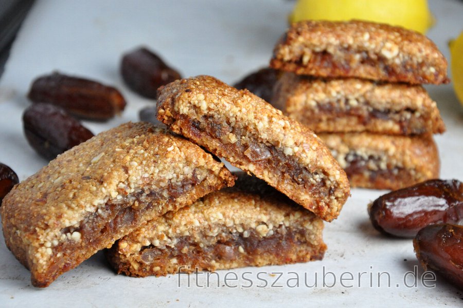 Mandelstückchen mit Dattelfüllung (Glutenfrei) | fitnesszauberin.de