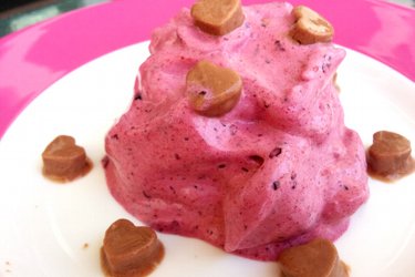 PROTEIN-FRUCHTMOUSSE MIT JOGHURT-DROPS