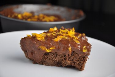 Gesunder Schoko-Orangen-Kuchen aus Kichererbsen