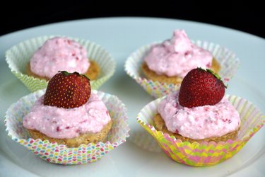 Mehlfreie Quark-Erdbeere-Cupcakes