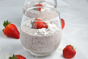 Gesunde Overnight-Oats mit Erdbeeren