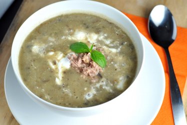 Einfache Kartoffelsuppe mit Pilzen & Thunfisch