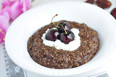 Quinoa-Brei mit Kaffee und Kakao