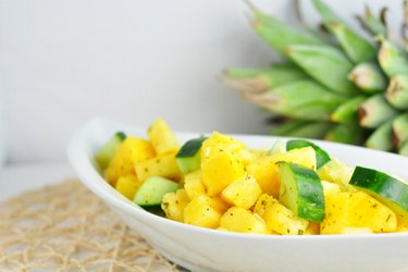 Erfrischender Ananas-Gurkensalat