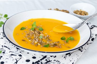 Einfache Hokkaido-Kürbissuppe