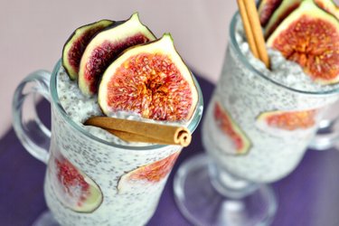 Gesunder Feigen-Chia-Pudding mit Kokosnuss