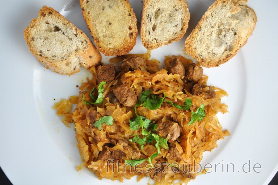 Rindfleischeintopf mit Sauerkraut