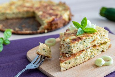 Herzhafter Fitness Zucchini-Kuchen mit Hüttenkäse