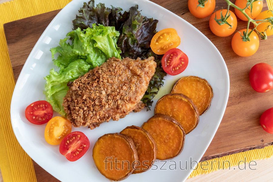 Gebackenes Fitness-Schnitzel mit Süßkartoffeln