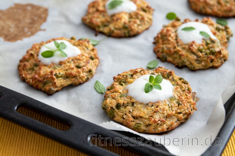 Zucchinikrapfen mit Fetakäse