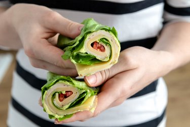 Kohlenhydratarmer Salat-Wrap