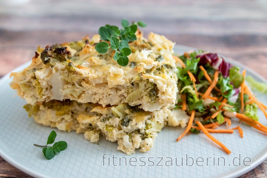 Gebackener Blumenkohl mit Brokkoli in Käsesauce