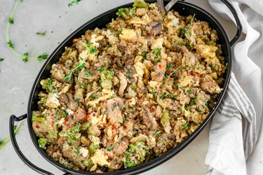 Leckeres Pilz-Quinoa mit Rührei